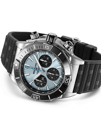 Breitling Super Chronomat B01 44 PB0136251C1S1